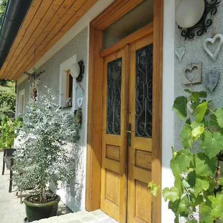 شقة Weingut Dietl