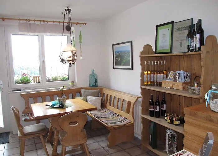 شقة Weingut Dietl